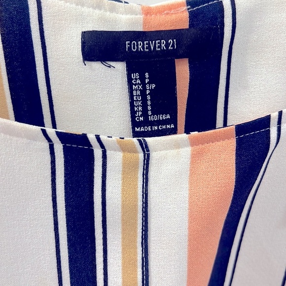 Forever 21 Boho Romper | Flowy, Chic Style | Pre-Loved | Size S | jumpsuit - Picture 9 of 9